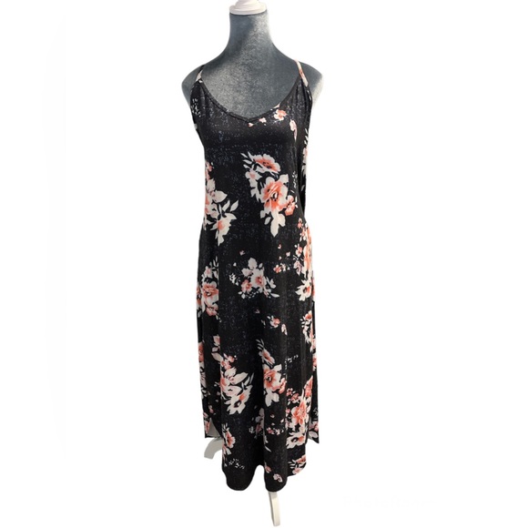 Women's Sleeveless V Neck Strap Split Loose Long Cami Maxi Dress w/ Pockets (L) - Picture 4 of 5